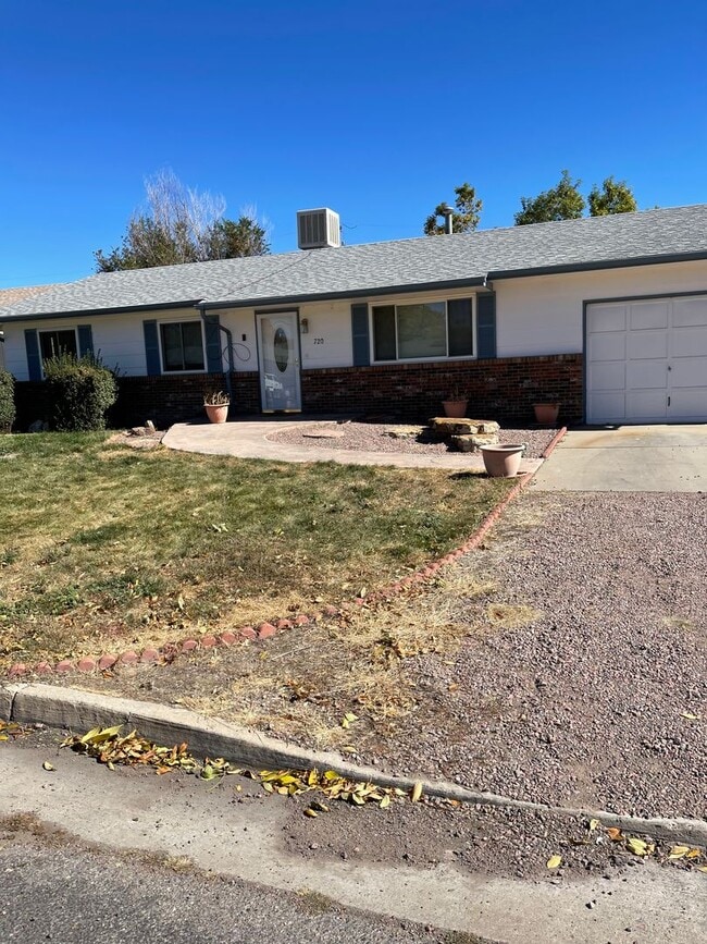 Primary Photo - 3 bedroom 1.5 bath with a Large Detached G...