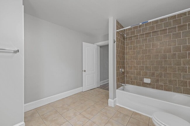 Building Photo - 9 E Basin St