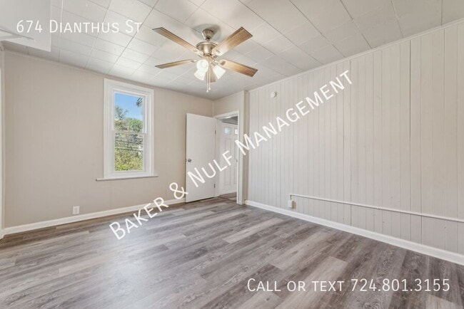 Building Photo - 674 Dianthus St