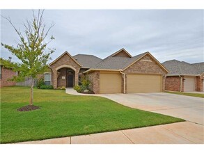 Building Photo - Highly Sought After Stonebridge Addition- ...
