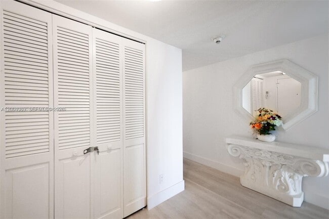 Building Photo - 4900 N Ocean Blvd