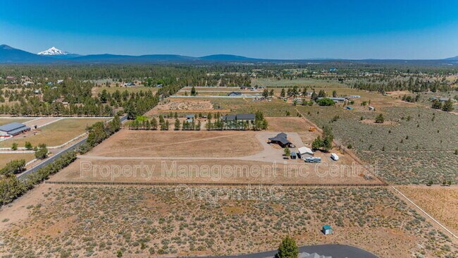 Building Photo - 66966 Gist Rd