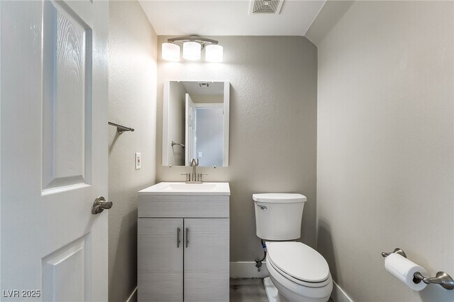 Building Photo - 10667 Mann St