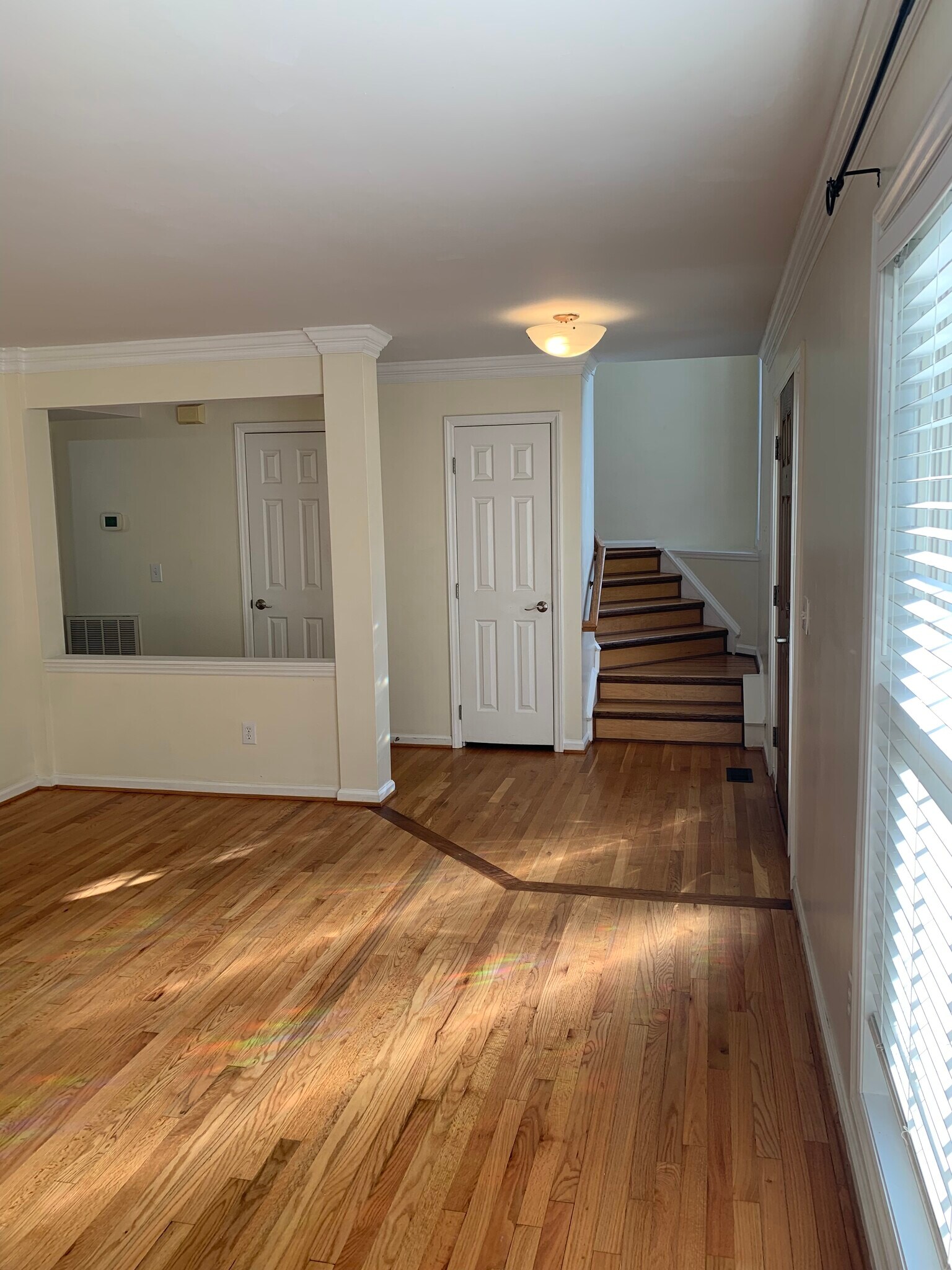 living room - 5420 Phillipsburg Dr