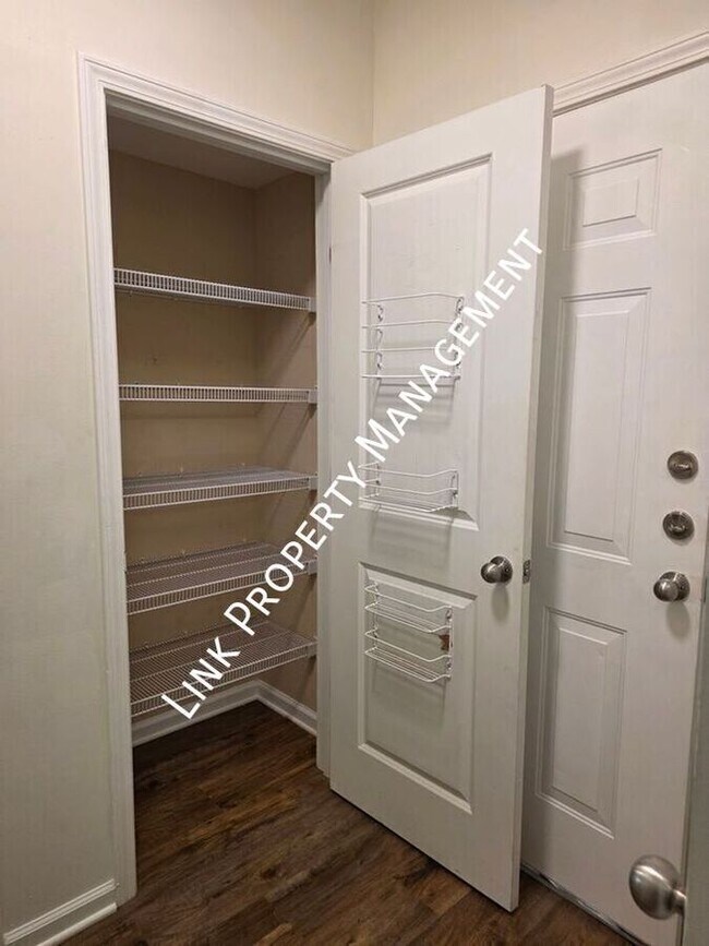 Building Photo - 5103 Regency Ct