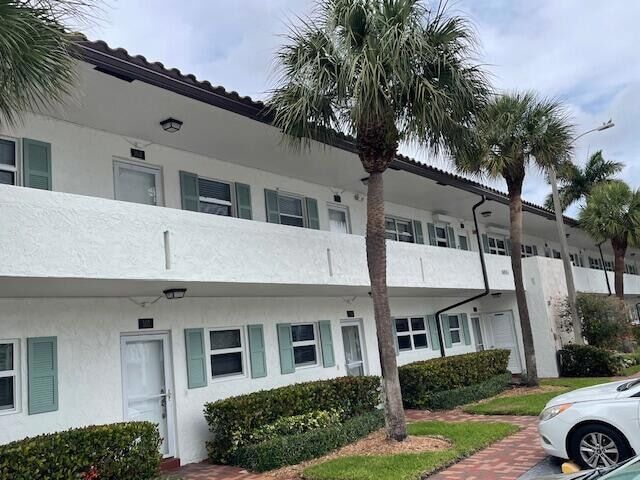 Building Photo - 3605 NE 32nd Ave