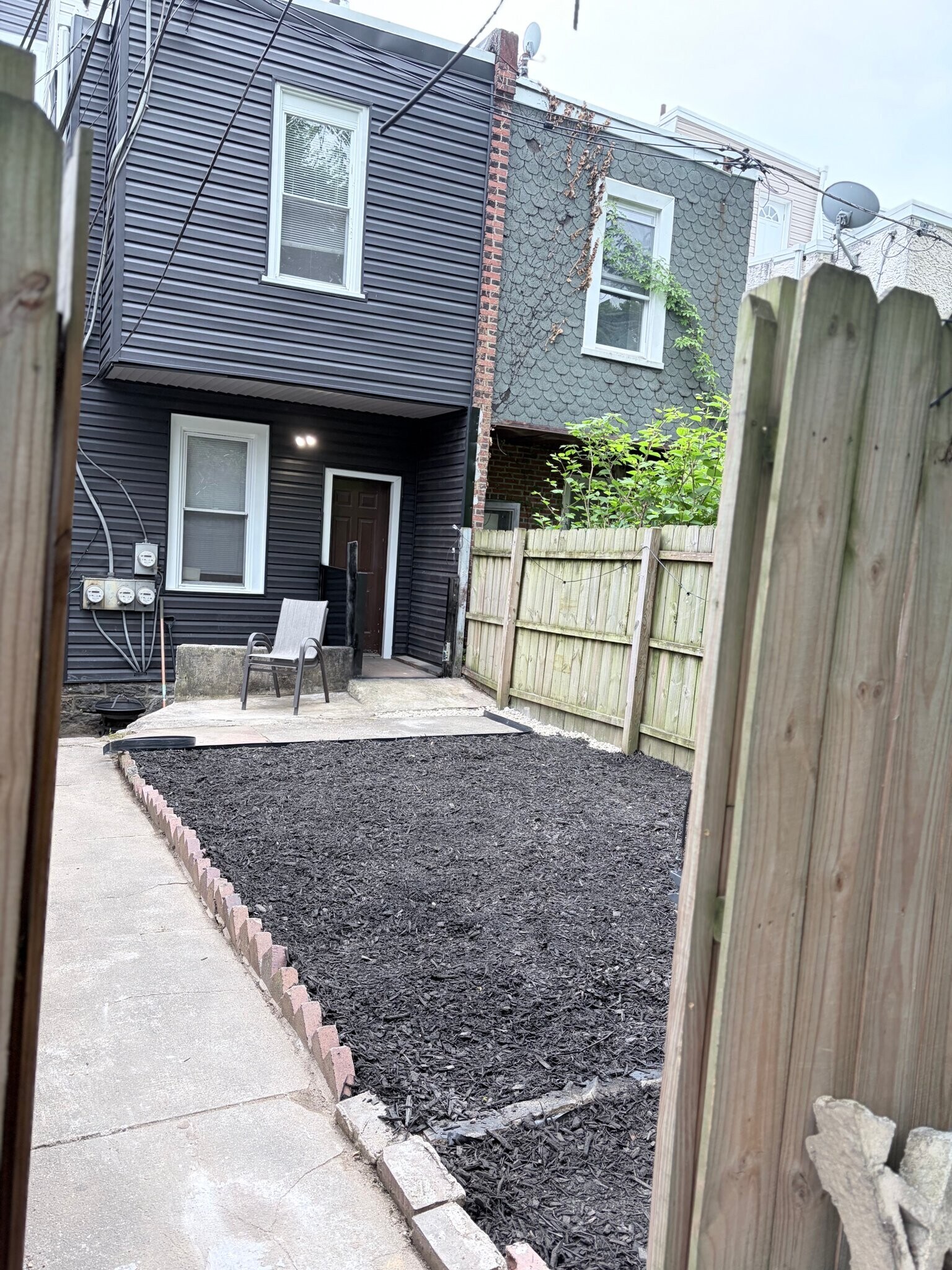 Building Photo - 5847 Willows Ave