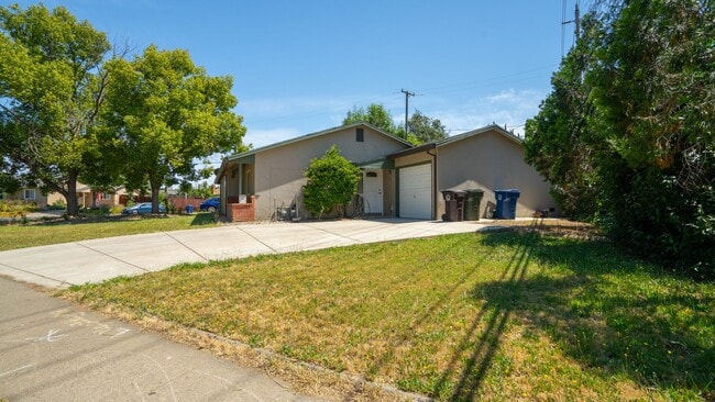 Building Photo - 2 bedroom duplex-home in Rancho Cordova