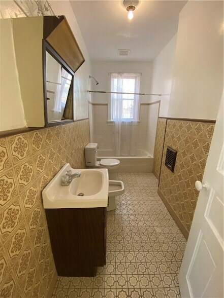 Building Photo - 908 North Ave