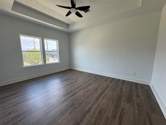 Building Photo - 7989 Sunbury St