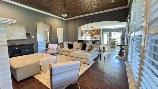 Building Photo - 210 Bayou Trace Drive