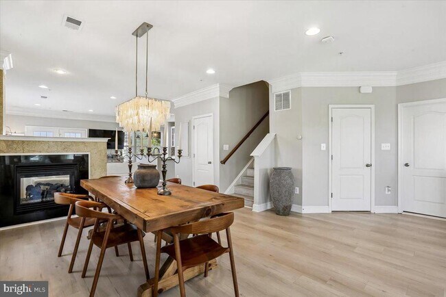 Building Photo - 402 Orchard Ridge Dr