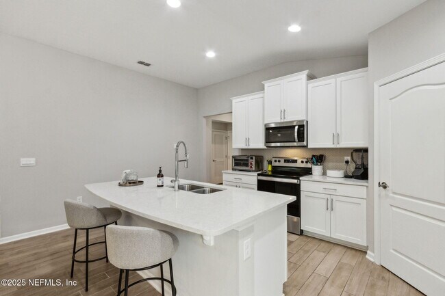 Building Photo - 66103 Edgewater Dr