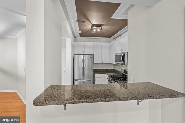 Building Photo - 4951 Brenman Park Dr