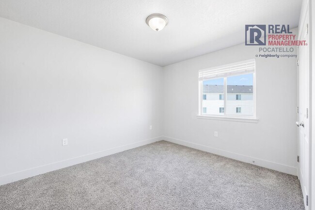 Building Photo - 1813 W Quinn Rd