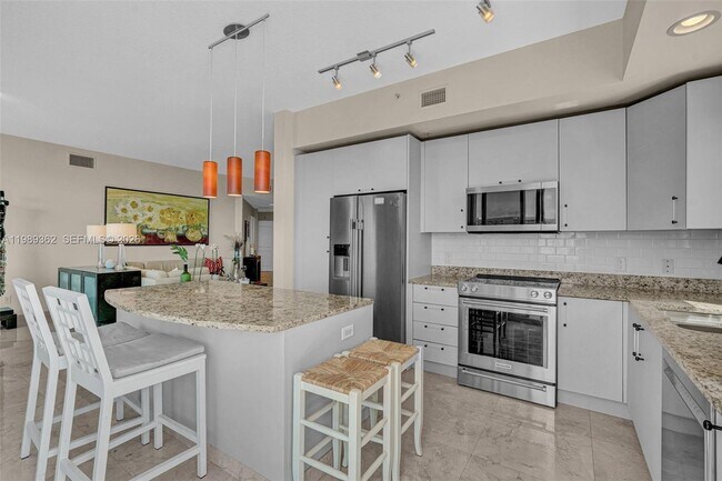 Building Photo - 1945 S Ocean Dr