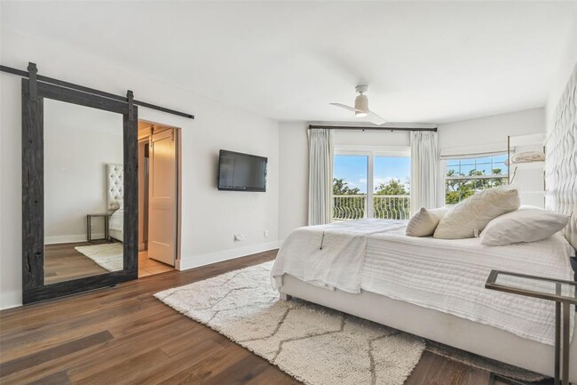 Building Photo - 762 S Village Cir
