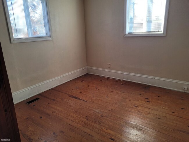 Building Photo - 2 br, 1 bath House - 922 Greendale Drive