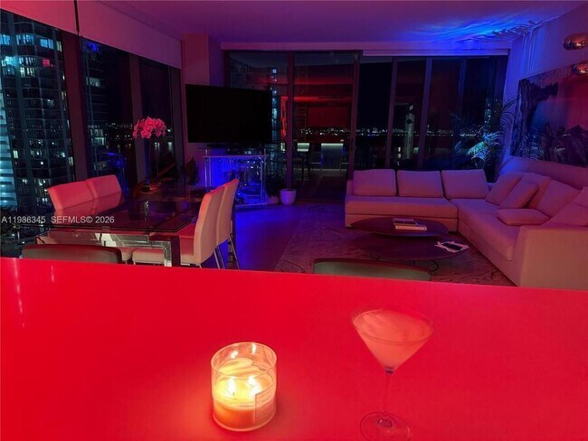 Building Photo - 460 NE 28th St