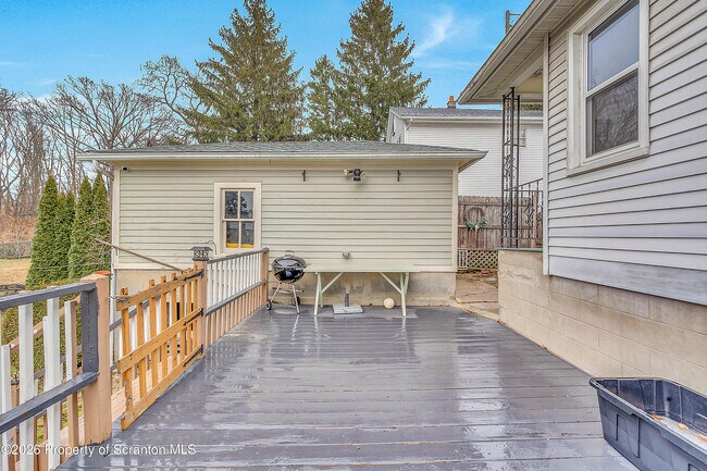 Building Photo - 123 William St