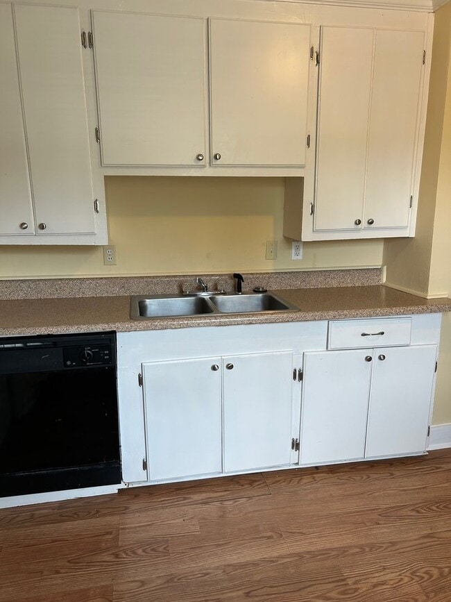 Building Photo - 2 Bedroom Apartment in Shandon Ground Floor Great Location