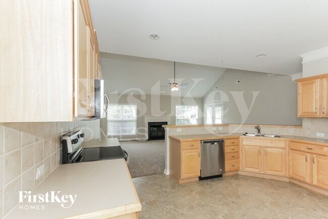 Building Photo - 104 Ivy Creek Ln