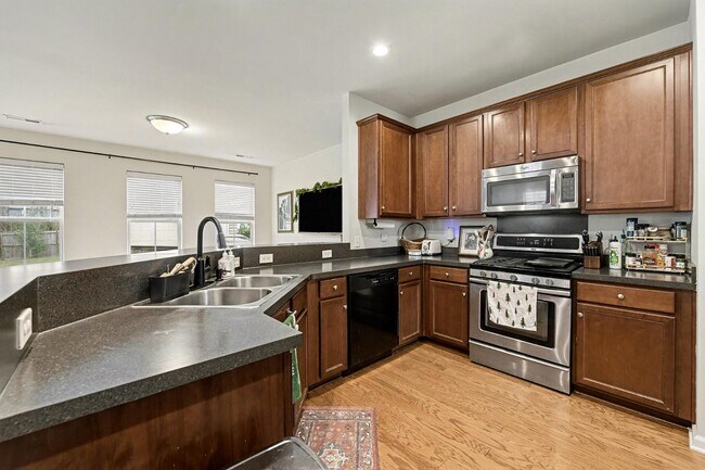 Building Photo - 230 Cameron St