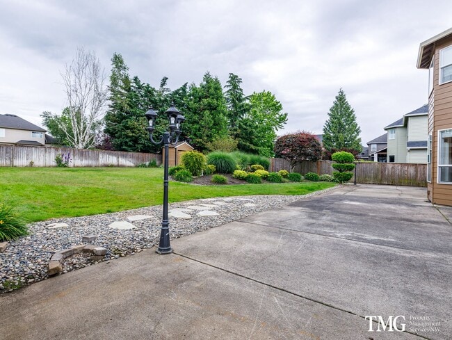 Building Photo - Stunning Home in Sought-After Ashley Heights!