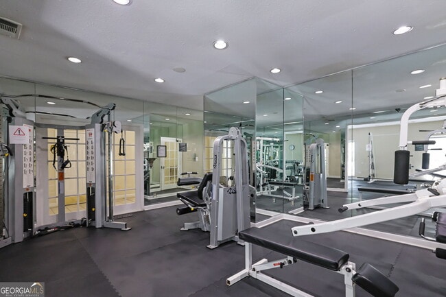 Building Photo - 1104 Pine Heights Dr NE