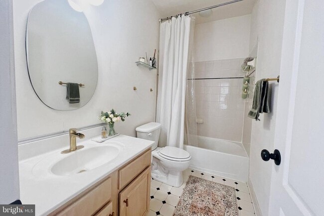 Building Photo - 40440 Milford Dr