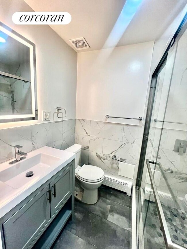 Building Photo - 1632 E 94th St