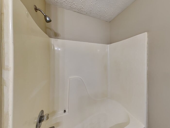 Building Photo - 105 Whitehead Dr