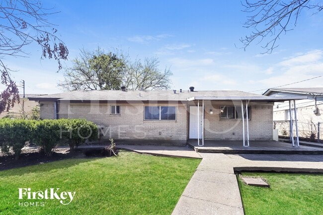 Building Photo - 2907 E Mitchell St