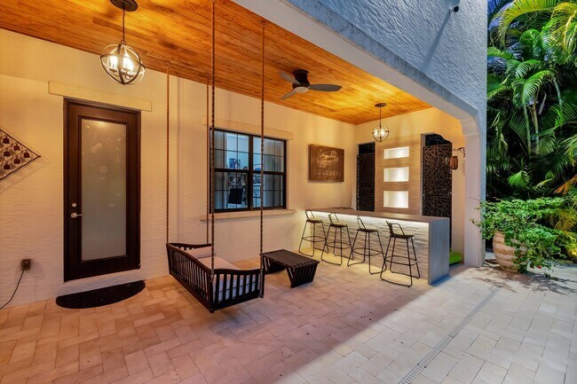Building Photo - 17710 Cadena Dr