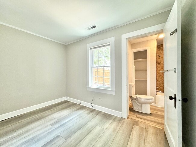 Building Photo - Renovated 2 Bedroom with Optional Third