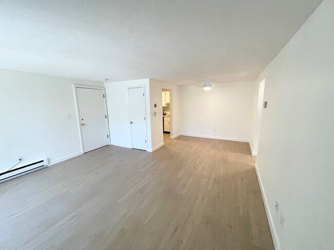 Building Photo - 16 Erick Rd