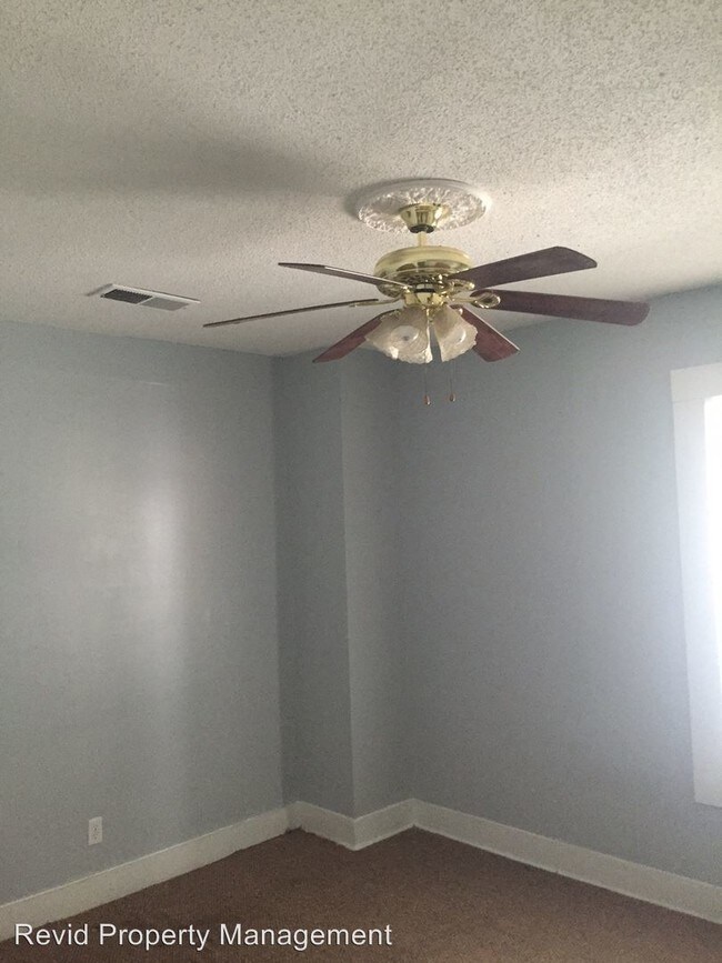 Building Photo - 1954 Manila Ave