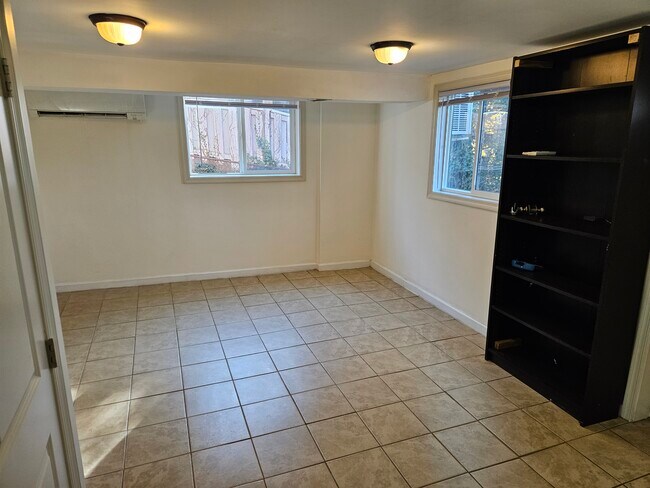 Building Photo - 2030 N Cleveland St