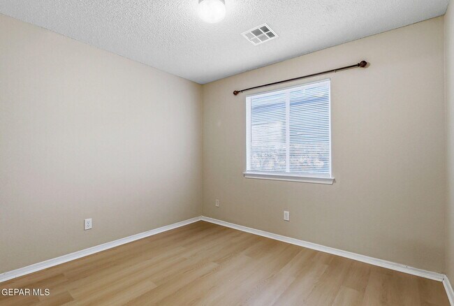 Building Photo - 732 Desert Sage Dr