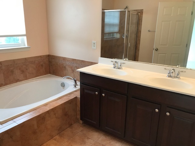 Master Bathroom with double vanity - 1944 Asheville Dr