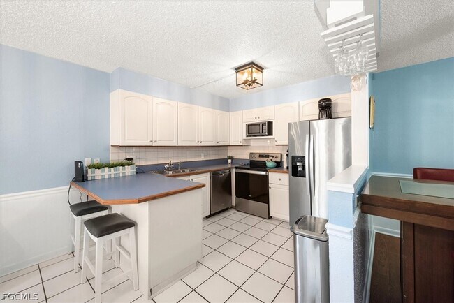 Building Photo - 4029 Sandlewood Ln