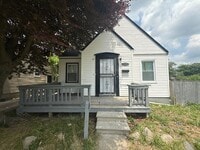 Building Photo - Renovated 3-Bedroom Home – We Welcome Sect...