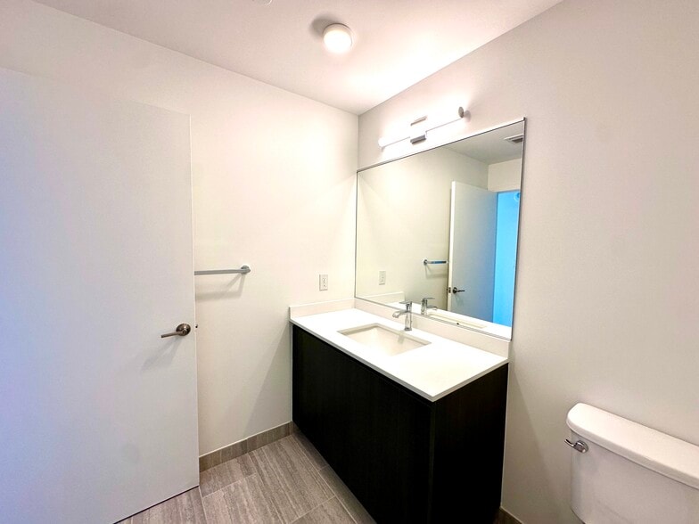 Building Photo - 133 NE 24th St