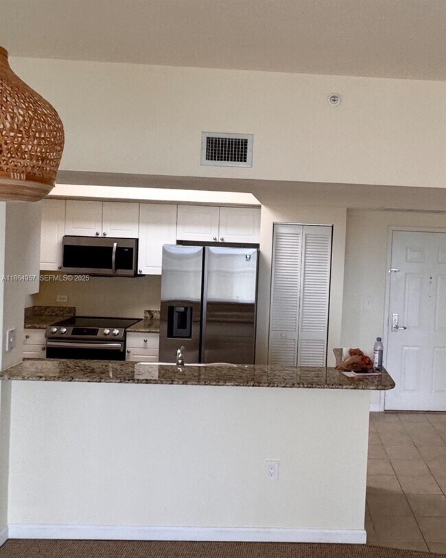 Building Photo - 19501 W Country Club Dr