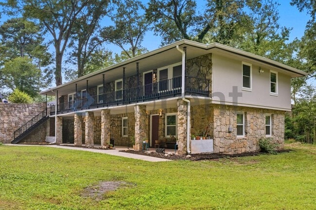 Building Photo - 721 Ford Pl