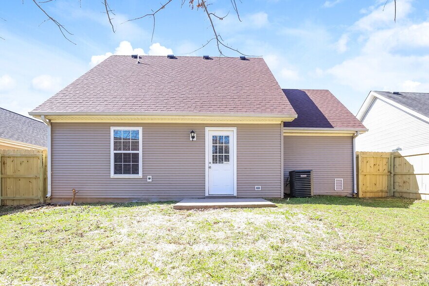 Building Photo - 5068 Tabitha St