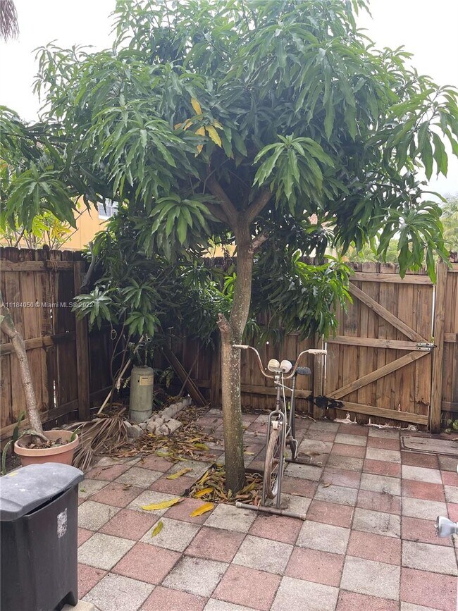 Building Photo - 821 NW 46th Ave