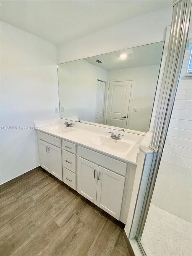 Building Photo - 4163 Lagoon Shore Dr