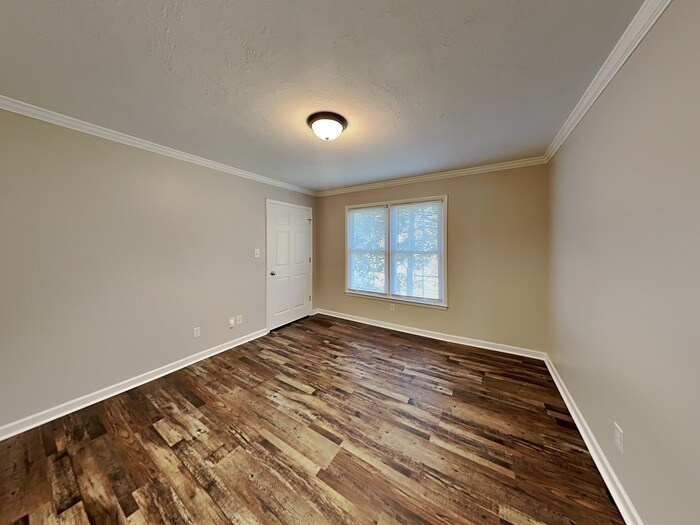 Building Photo - 100 Raymond St