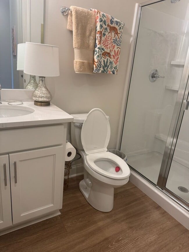 Building Photo - Glenwood Townhomes Unit #103